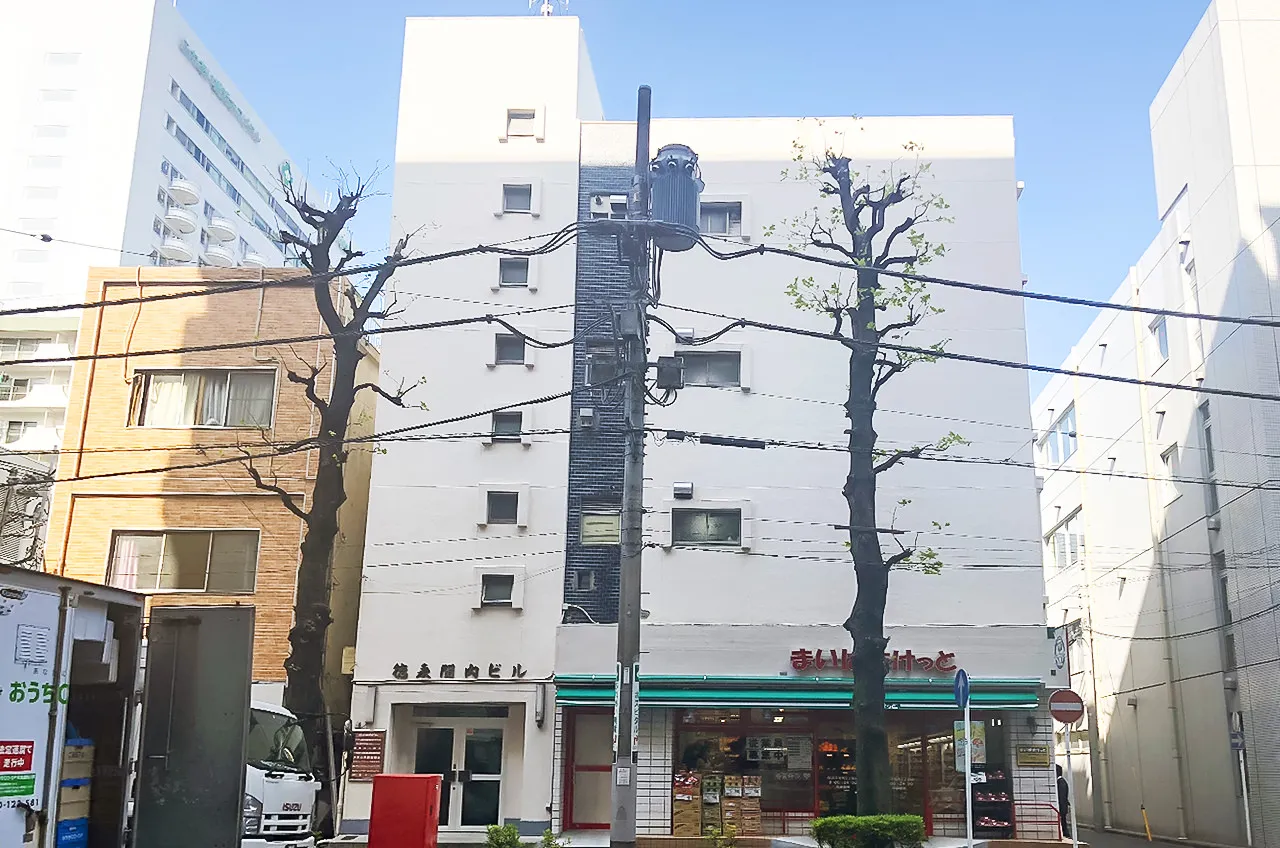 Tokunaga Kannai Building